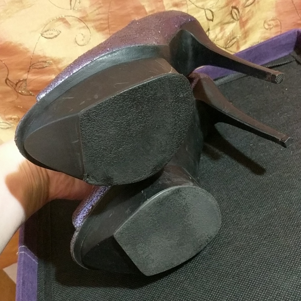Shoes - Picture 4 of 7